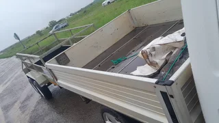 Maluks Delivery Services