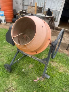 Electric cement mixer