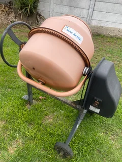 Electric cement mixer