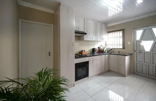 Flatlet - Ad posted by Koleka LadyK