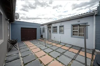 Flatlet - Ad posted by Koleka LadyK