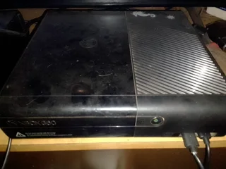 2 Xbox 360 consoles | 2 controllers | 2 speed wheels | 80 games | DJ Turntable | Kinect Sensor