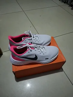 nike revolution 5 womens shoes