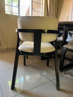 ✨ Elegant 6-Seater Round Dining Suite