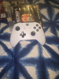 White Xbox One Controller
