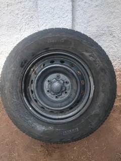 Ford Ranger tyre 265/65/R17, rim and rim cap