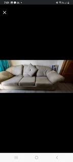 Cream 3-Seater Leather Sofa – Comfort & Style Combined!