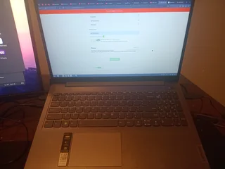 Lenovo ideapad(3i) laptop - 24GB RAM, i7 x 10 core CPU, 1TB hard drive