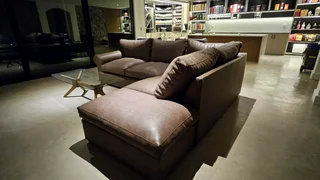 Corner couch set, 6 seater with coffee table