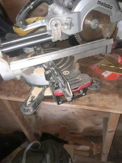 Looking for job me cannis like house painting, guest painting ,faccing ,brick work roofing hand man