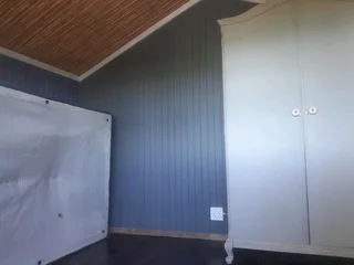 Looking for job me cannis like house painting, guest painting ,faccing ,brick work roofing hand man