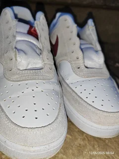 Nike Women Original Courth Vision V-Day size 6 sneakers