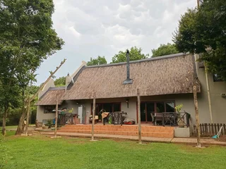 Fire proofing, Thatching, Thatch Repairs, Harvey Thatching Call or WhatsApp 0763457957