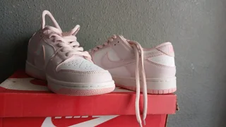 Sneakers pink