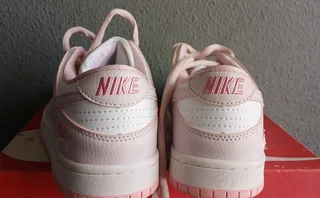 Sneakers pink