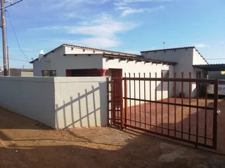 House - Ad posted by Gomolemo Madibana