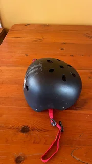 Skateboard helmet