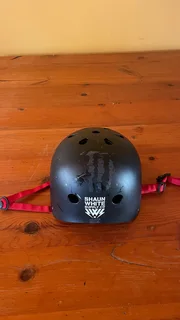 Skateboard helmet