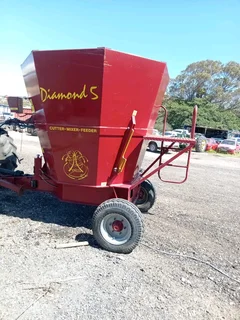 2019 Diamond voermenger/kerver