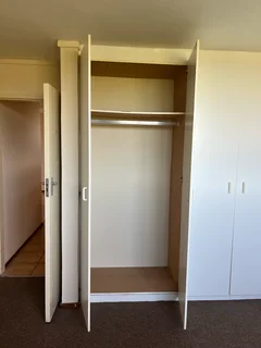 Bedroom for rent in centurion central walking distance to centurion mall