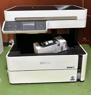 Colour and black and white copiers