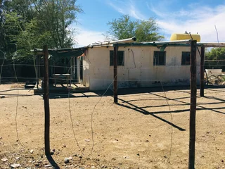 Fixer Upper Smallholding with two homesteads, fenced, pet friendly for a bargain!