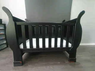 Wooden sleigh cot with bamboo mattress and bumper set