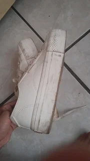 Brand New White Ellesse Shoes – Size 4