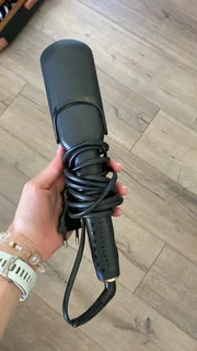 Wide GHD in great condition