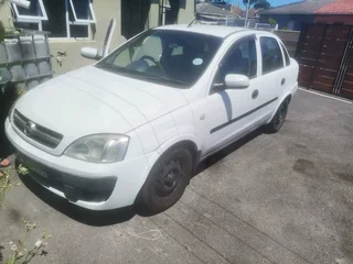 2005 1.6i OPEL CORSA 5 SPEED SEDAN