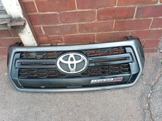 Toyota hillux GD6 grill