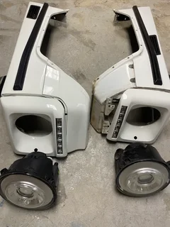 Mercedes Benz G class fenders