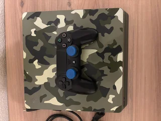 Playstation 4 Slim WW2 edition