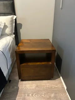 Walnut Warm Brown pedestal