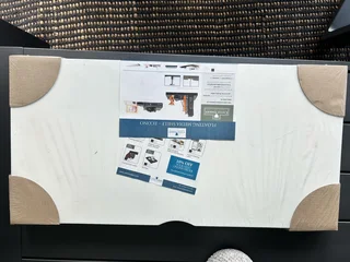 Elegant White Floating Wall Shelf – Modern & Space-Saving