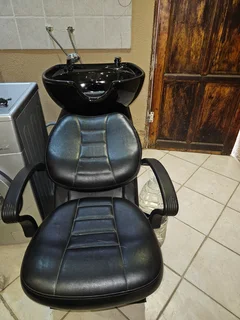 Second Hand Hair Salon Basin. Only used twice.