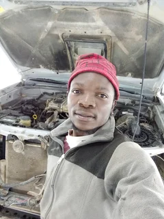 Am a panel beater and spraying paint and painting houses,am looking for a job