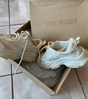 Steve Madden Sneakers
