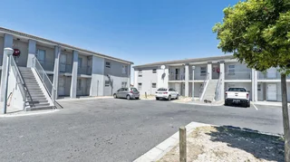 2 Bedroom Blue Downs