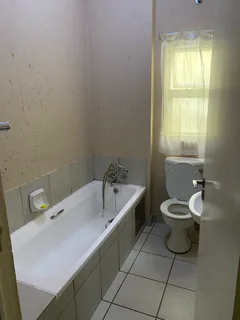 1 ROOM TO RENT IN FOURWAYS