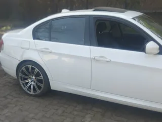 For Sale: BMW 19-Inch M3 Motorsport Rims with Tires – Excellent Condition!