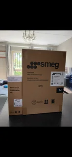 SMEG Soda Maker &#43; Extra Water Bottle (Sealed)