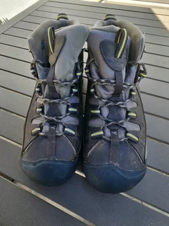 Hiking Shoes  - KEEN