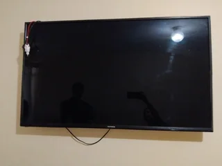 Telefunken TV with smart box 40 inch