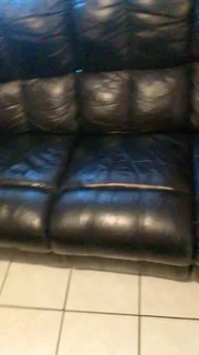 Graph ten everest, Black living room couches