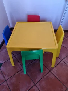 Kiddies table and 4 chairs