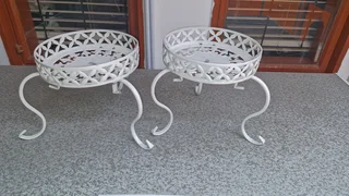 2x Pot plant stands