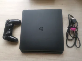 Ps4 slim 800GB