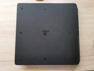 Ps4 slim 800GB