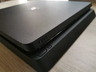 Ps4 slim 800GB
